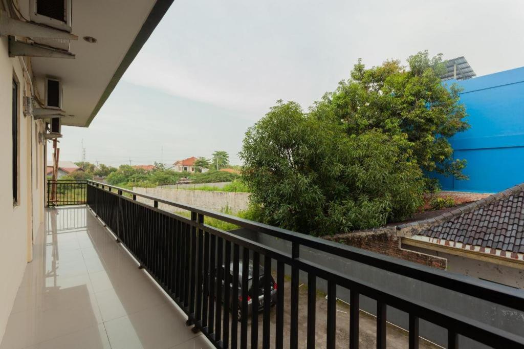 Richmond Guest House Cirebon Redpartner Экстерьер фото