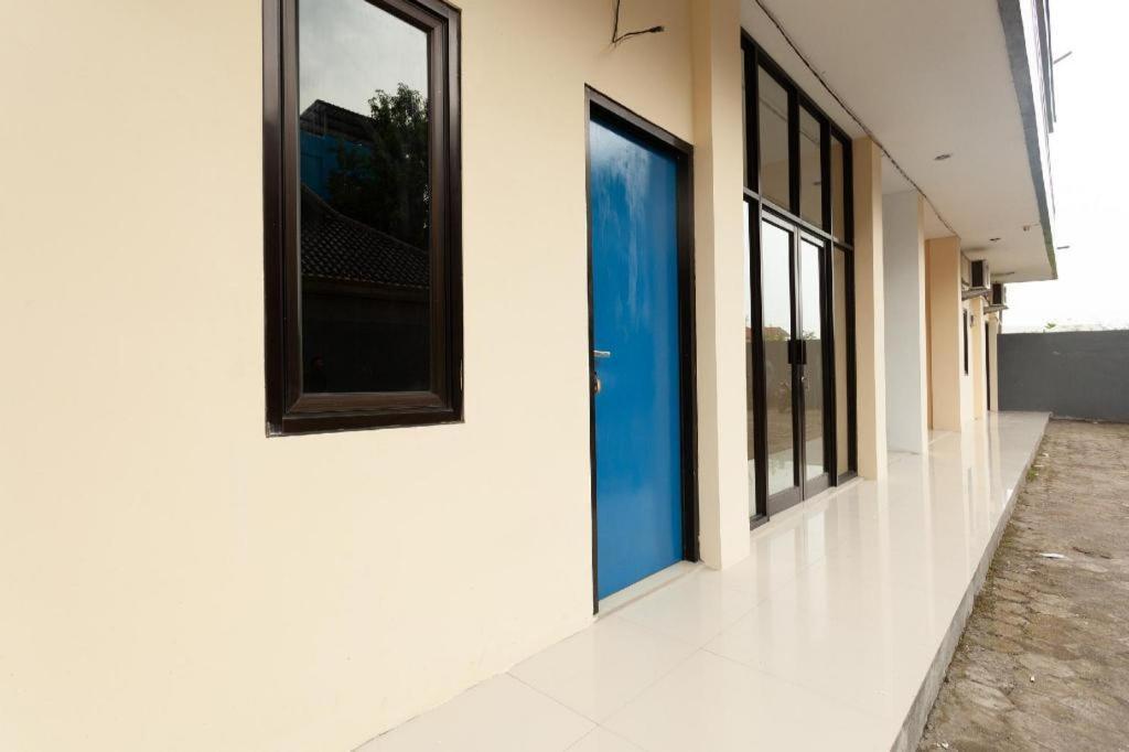 Richmond Guest House Cirebon Redpartner Экстерьер фото